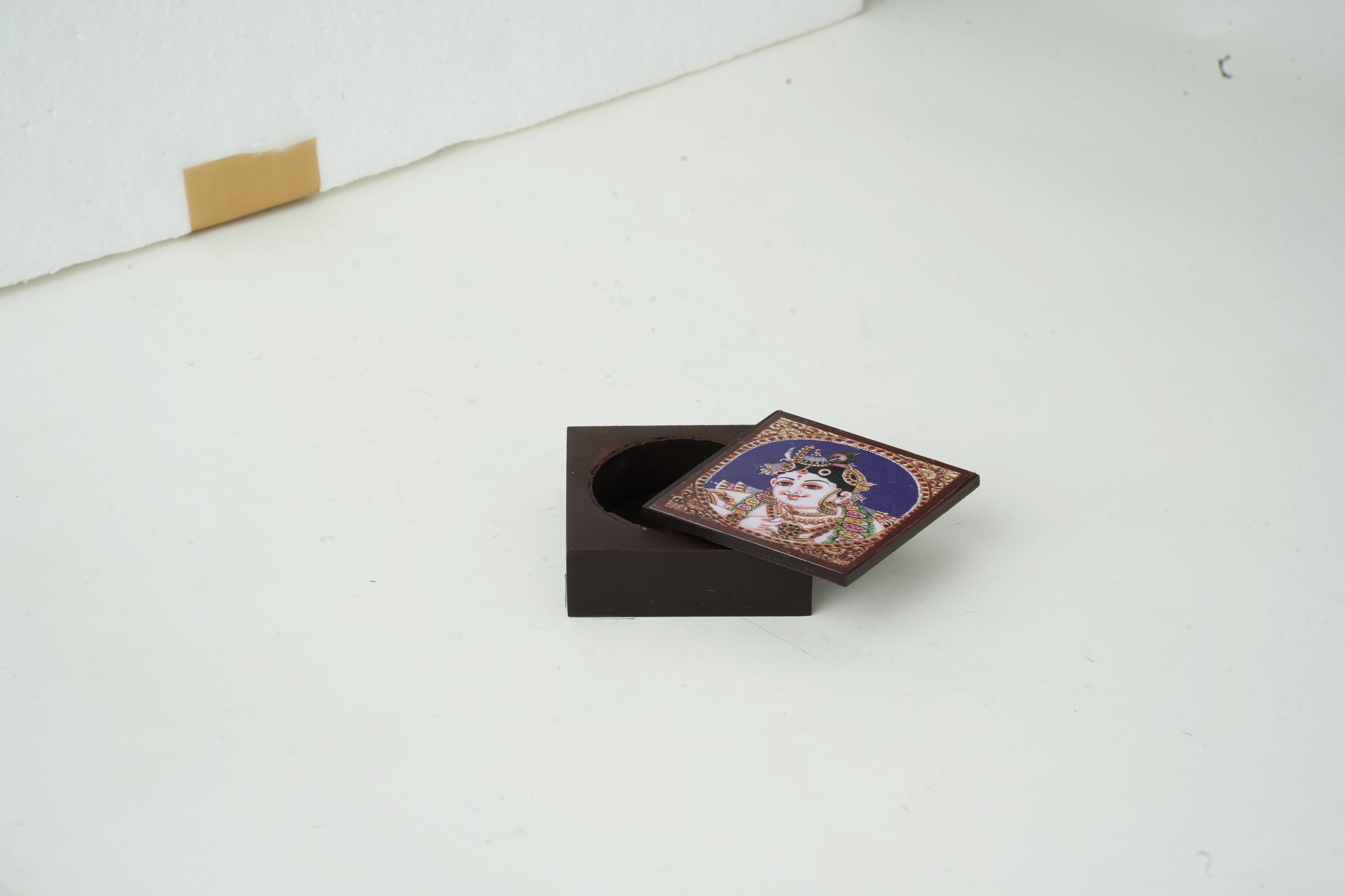 raditional Wooden Tea Light Holder with Divine Couple Art Design